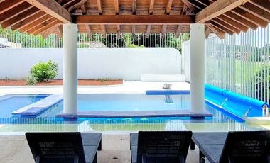 C120 Casa en Venta 3 recamaras y piscina frente Campo de Golf Palma Real en Ixtapa Zihuatanejo