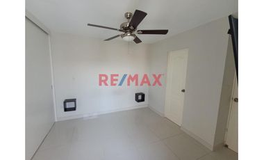 Venta De Departamento Con Estacionamiento En Cond.Laguna Del Chipe // ID: 1135552
