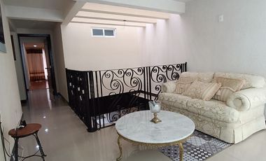 Casa en venta, 3 niveles, jardín en excelente estado de conservación, cerca de Apizaco Tlaxcala.