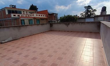 Casa en venta, 3 niveles, jardín en excelente estado de conservación, cerca de Apizaco Tlaxcala.