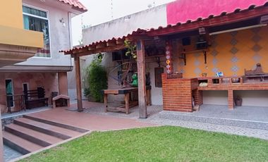 Casa en venta, 3 niveles, jardín en excelente estado de conservación, cerca de Apizaco Tlaxcala.