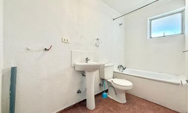 Se arrienda casa en sector de Galilea Curicó, 2 piezas un baño amplio estacionamiento