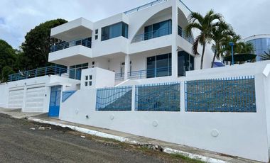 casa frente al mar de venta en portoviejo crucita Y/T