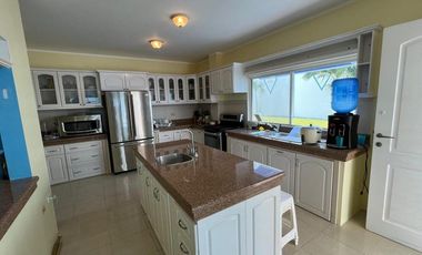 casa frente al mar de venta en portoviejo crucita Y/T