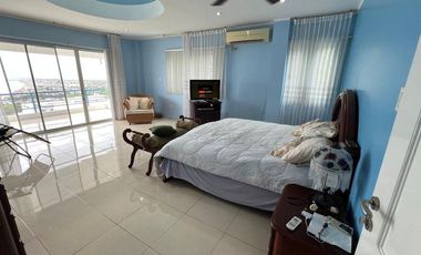 casa frente al mar de venta en portoviejo crucita Y/T