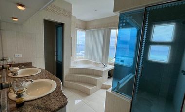 casa frente al mar de venta en portoviejo crucita Y/T