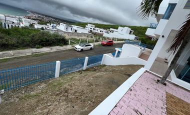 casa frente al mar de venta en portoviejo crucita Y/T