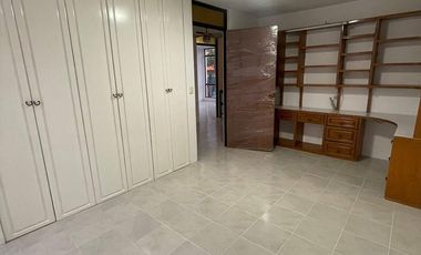 RENTO CASA REMODELADA, EN LA NUEVA CHAPULTEPEC, A UNA CUADRA DEL BULEVAR
