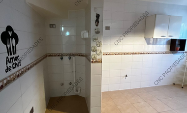 EN VENTA CASA AMPLIA EN CONDOMINIO VALLE LOA.