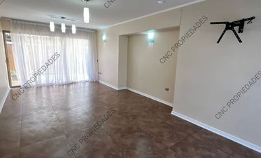 EN VENTA CASA AMPLIA EN CONDOMINIO VALLE LOA.