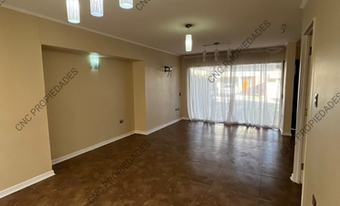 EN VENTA CASA AMPLIA EN CONDOMINIO VALLE LOA.