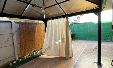 EN VENTA CASA AMPLIA EN CONDOMINIO VALLE LOA.