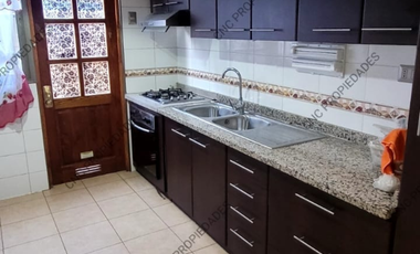 EN VENTA CASA AMPLIA EN CONDOMINIO VALLE LOA.