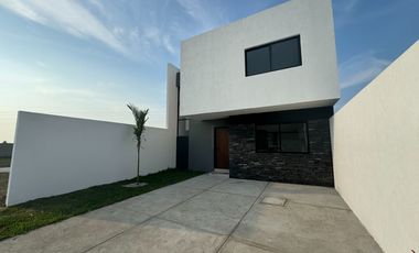 RENTO CASA EN BOCA DEL RIO, VER (SIN MUEBLES)