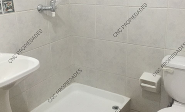 EN VENTA AMPLIA CASA, EXCELENTE SECTOR DE LA CIUDAD.