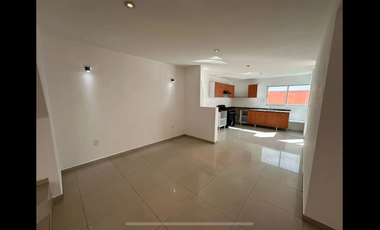 CASA EN VENTA EN LA ESTANCIA