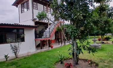 VENDO QUINTA PUEMBO
