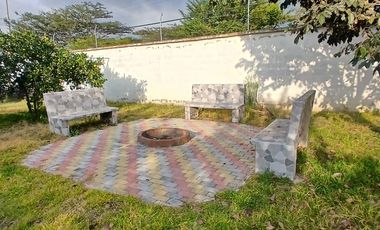 VENDO QUINTA PUEMBO