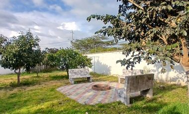 VENDO QUINTA PUEMBO