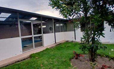 VENDO QUINTA PUEMBO