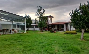 VENDO QUINTA PUEMBO