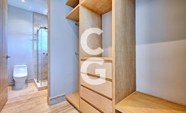 Casa en Venta en Cancún en Residencial Losantos con Alberca y Jardín