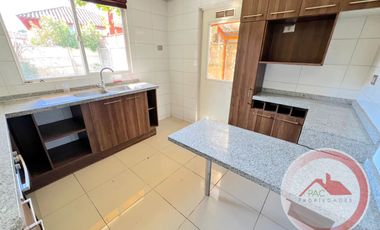 Tu nuevo hogar te espera! Con amplio patio y en condominio.
