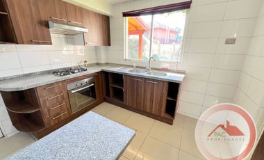 Tu nuevo hogar te espera! Con amplio patio y en condominio.