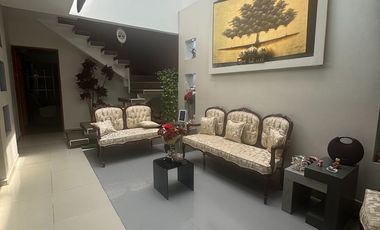 VENDO CASA MODERNA Y AMPLIA EN ZONA NORTE