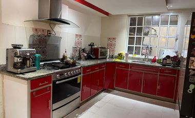 VENDO CASA MODERNA Y AMPLIA EN ZONA NORTE