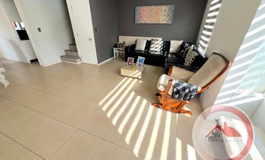 Impecable casa en microbarrio residencial