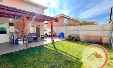 Impecable casa en microbarrio residencial