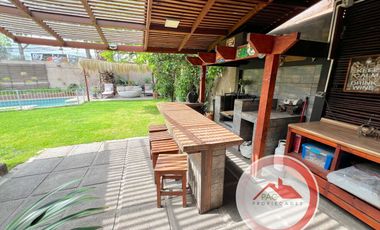 Amplio terreno, casa venta 4 dormitorios, cerca mall Plaza norte