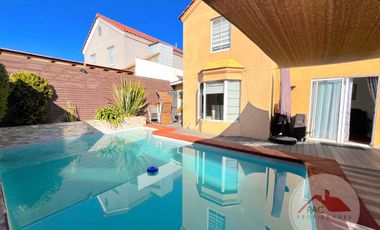 Casa venta 4 dormitorios, quincho y piscina, cocina ampliada y remodelada, Valle lo Campino