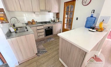 Casa venta 4 dormitorios, quincho y piscina, cocina ampliada y remodelada, Valle lo Campino