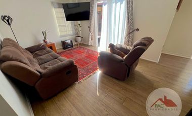 Casa venta 4 dormitorios, quincho y piscina, cocina ampliada y remodelada, Valle lo Campino