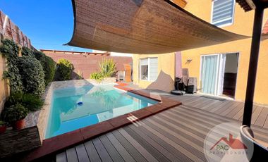 Casa venta 4 dormitorios, quincho y piscina, cocina ampliada y remodelada, Valle lo Campino