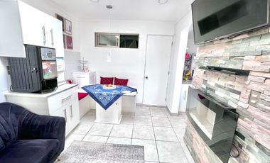 Maravillosa casa estilo mediterráneo de dos pisos, ubicada en exclusivo condominio