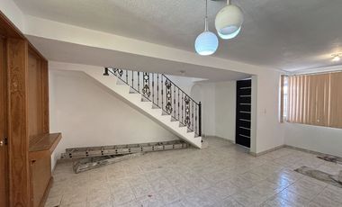 Casa en RENTA Santa María de Las Rosas Toluca