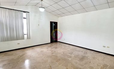 Alquilo Casa en Ciudadela Los Álamos, zona Atarazana, Norte de Guayaquil.