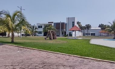 VENDO CASA DE UN NIVEL EN FRACCIONAMIENTO CON VIGILANCIA