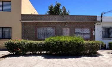 Casa En Venta, 2 Dorm. Sector, 5 De Abril, Estación Central