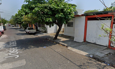 INVERSION EXCEPCIONAL, UNA GRAN OPORTUNIDAD PARA INVERTIR, GRAN CASA A MITAD DE PRECIO EN BOCA DEL RIO VERACRUZ!!