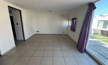 CASA EN RENTA EN FRACC. SITIO DEL SOL