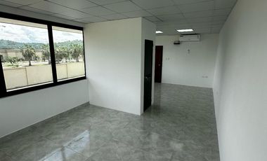 OFICINAS EN ALQUILER EN PLAZA COMERCIAL DE PORTOVIEJO JUNTO A SERVIENTREGA