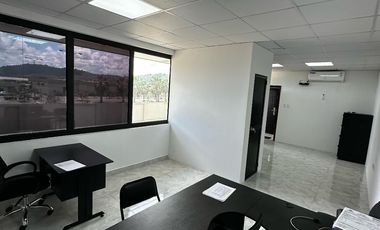 OFICINAS EN ALQUILER EN PLAZA COMERCIAL DE PORTOVIEJO JUNTO A SERVIENTREGA