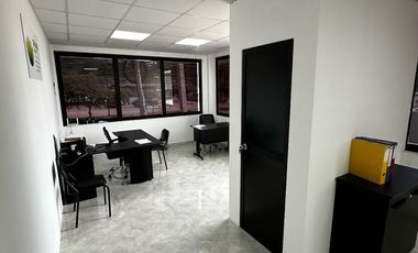 OFICINAS EN ALQUILER EN PLAZA COMERCIAL DE PORTOVIEJO JUNTO A SERVIENTREGA
