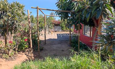 Leon Propiedades arrienda casa en sector lo Águila, Curacaví.
