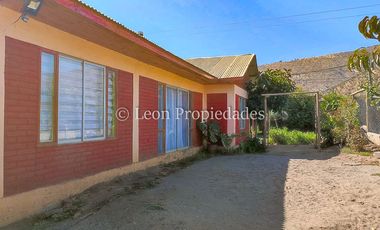 Leon Propiedades arrienda casa en sector lo Águila, Curacaví.