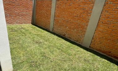 SEMINUEVO DEPARTAMENTO EN RENTA ZONA INDUSTRIAL CERCA WV